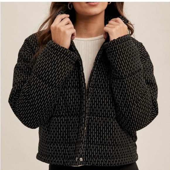 NWT Hem & Thread Black and White Patterned Puffer Jacket - Picture 5 of 9